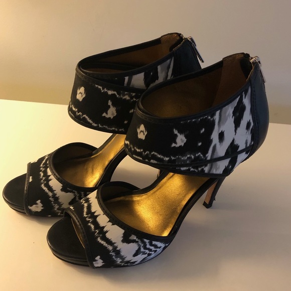 Cynthia Vincent Leather Heels - Picture 5 of 10